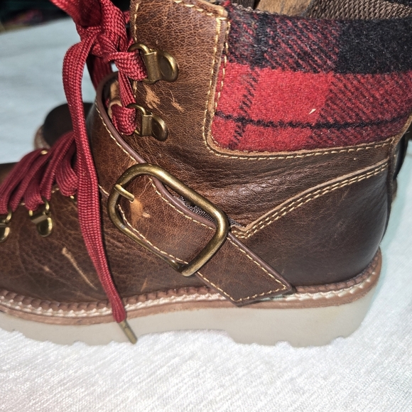 Bionica Brown Women Boots with Red Laces - Picture 6 of 9